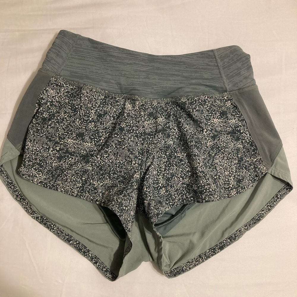 Outdoor Voices Hudson 2.5” shorts